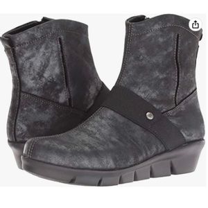 WOLKY Black Omni Leather Ankle Boot // 39